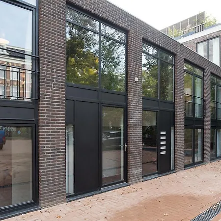 Trendy Centre Studio *